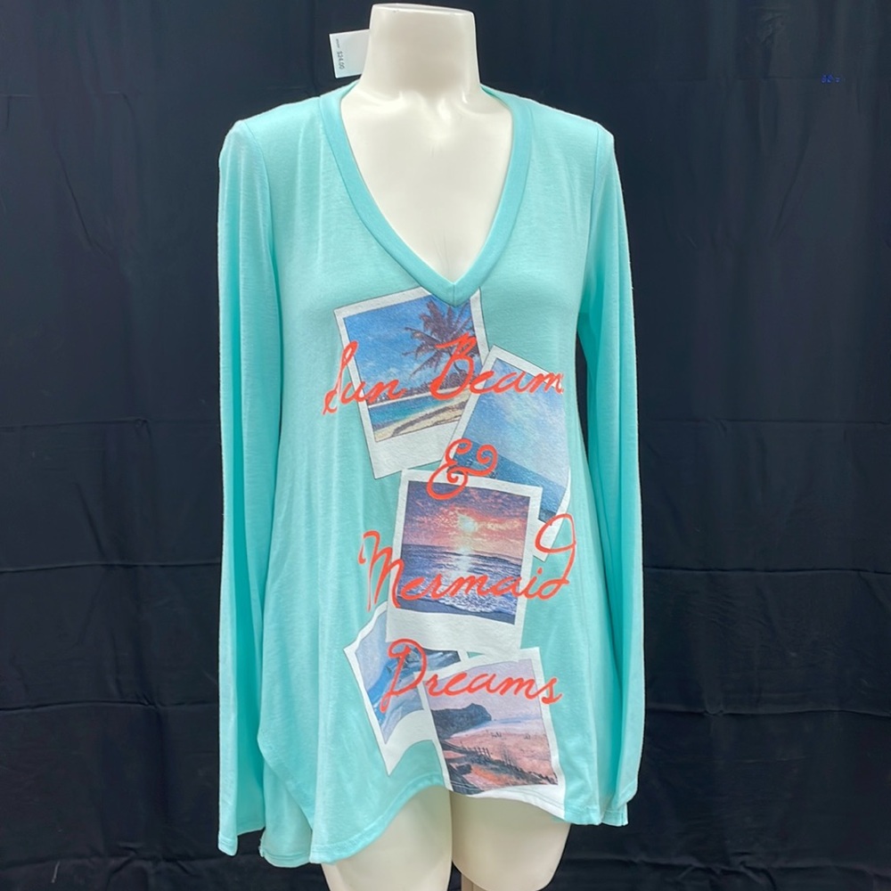 New with tag! Belle du Jour Blue Vneck Long Sleeve Top Small - Sun … & … Dreams